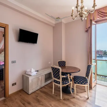 Gardasol Romantic 2 Vista מלון דירות 4*